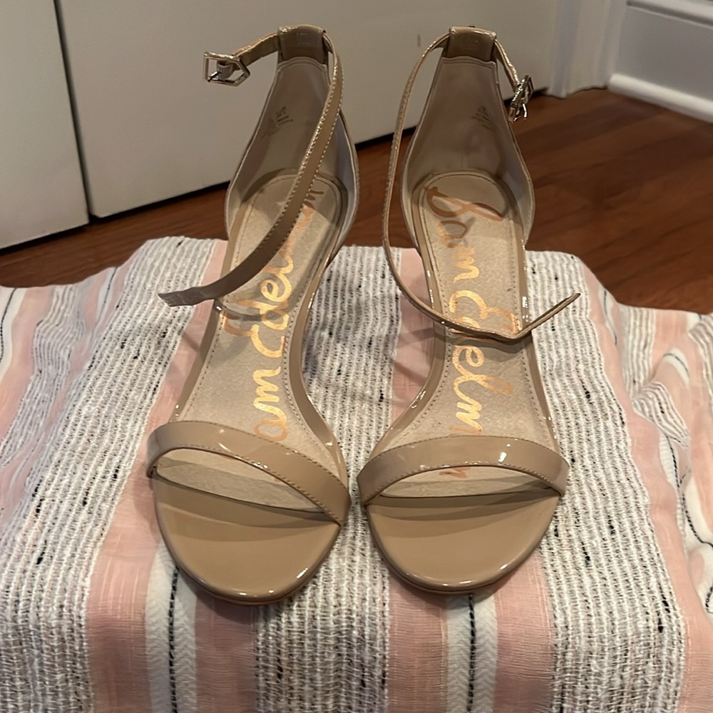 Lovingly, worn, Sam Edelman Patti Shoe in Nude Patent Leather Size 8.5